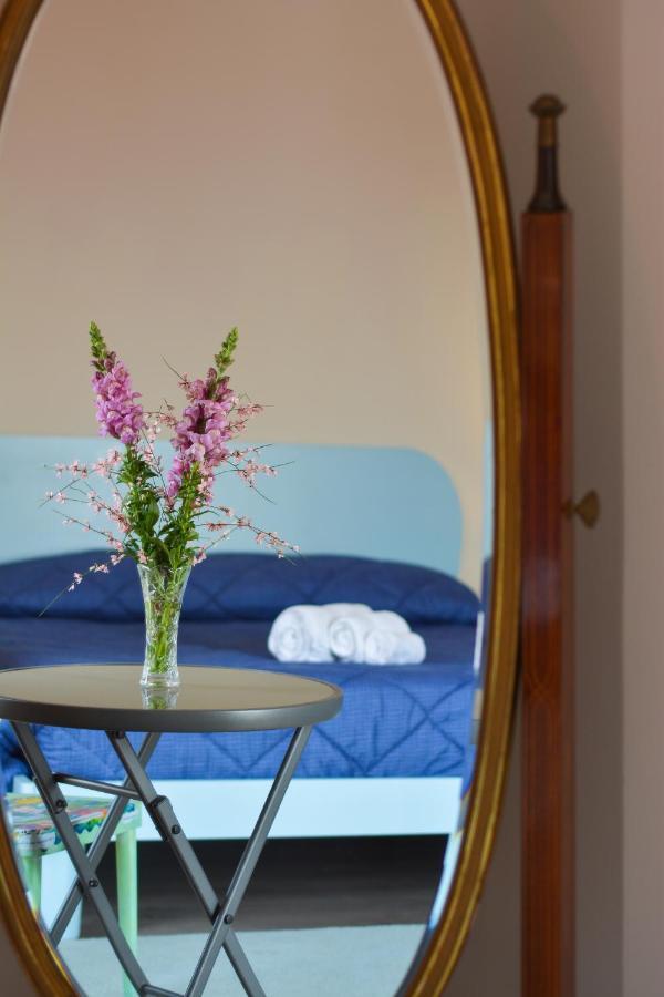Furture'Rooms نابولي المظهر الخارجي الصورة