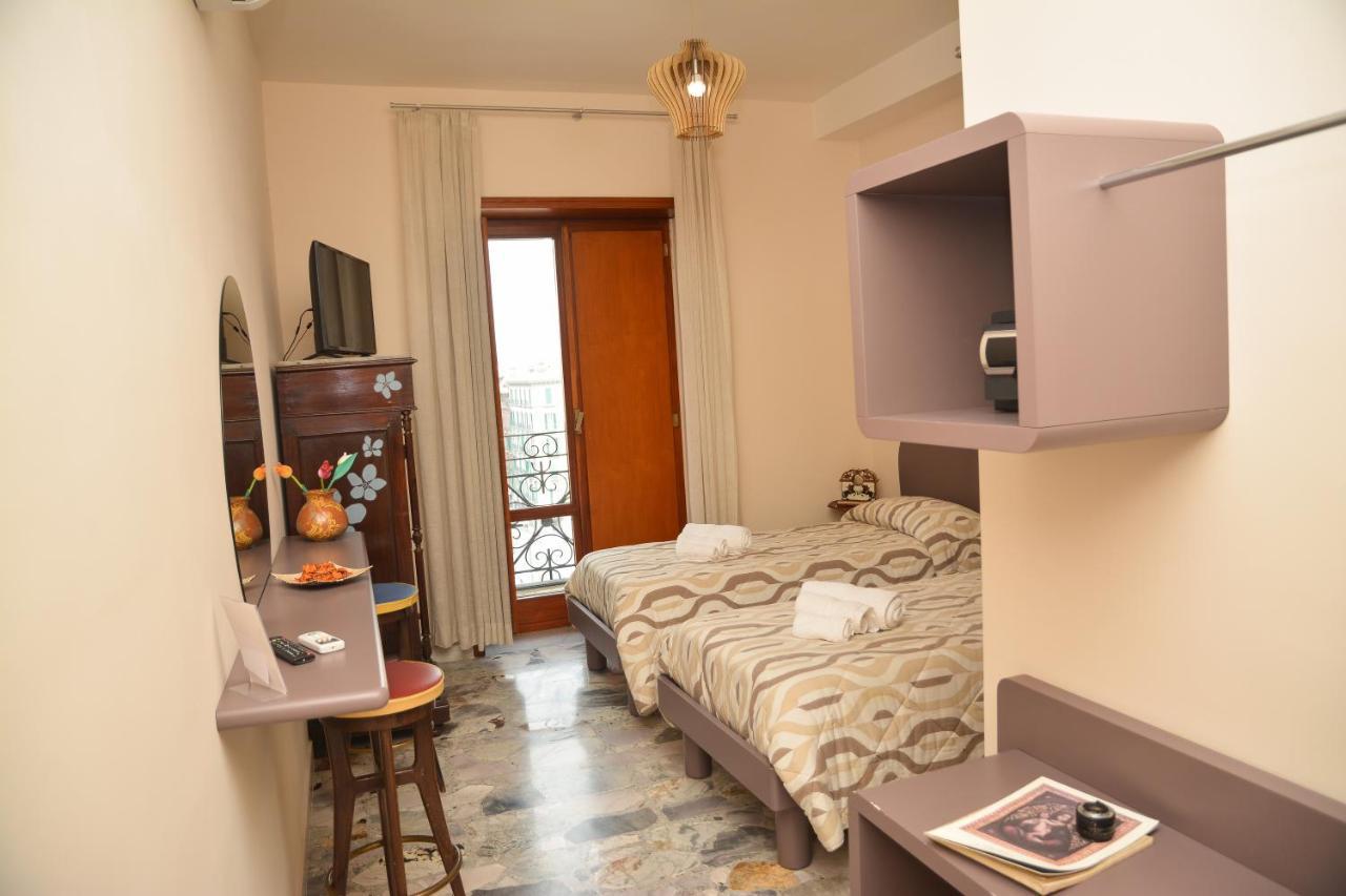 Furture'Rooms نابولي المظهر الخارجي الصورة